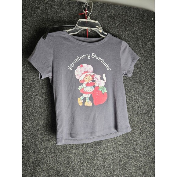 Strawberry Shortcake T-shirt Size Medium - Picture 1 of 3